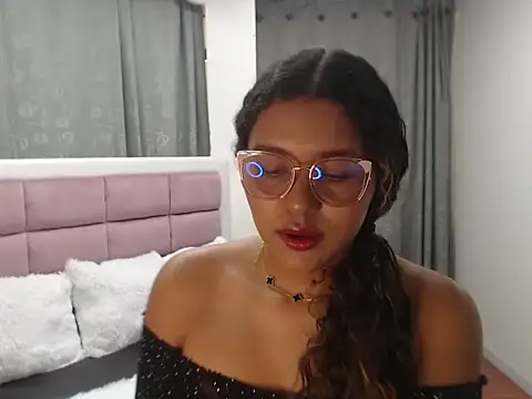 Snapshot of jimena_bell chatting on 14, 10, 2025 jimena bell online show from 14, 10, 2025