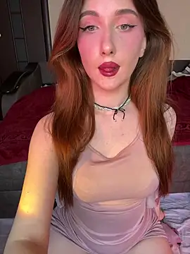 Snapshot of Evelyn39 chatting on 18, 10, 2025 Evelyn39 online show from 18, 10, 2025