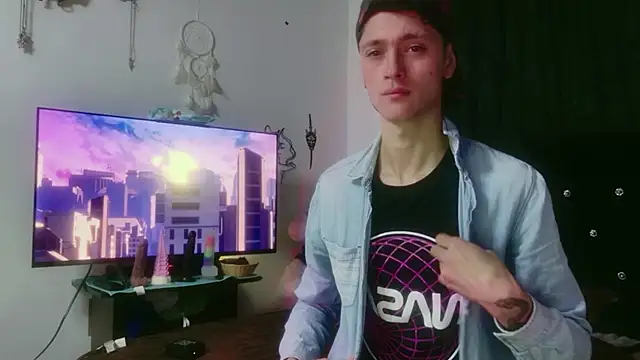 Snapshot of Tyler_cat chatting on 20, 11, 2025 Tyler cat online show from 20, 11, 2025