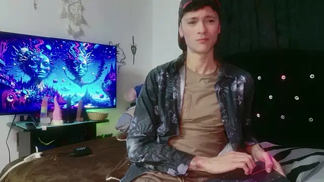 Snapshot of Tyler_cat chatting on 25, 11, 2025 Tyler cat online show from 25, 11, 2025