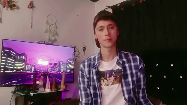 Snapshot of Tyler_cat chatting on 26, 11, 2025 Tyler cat online show from 26, 11, 2025