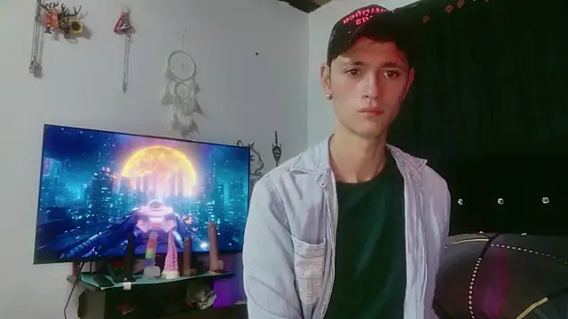 Snapshot of Tyler_cat chatting on 1, 12, 2025 Tyler cat online show from 1, 12, 2025