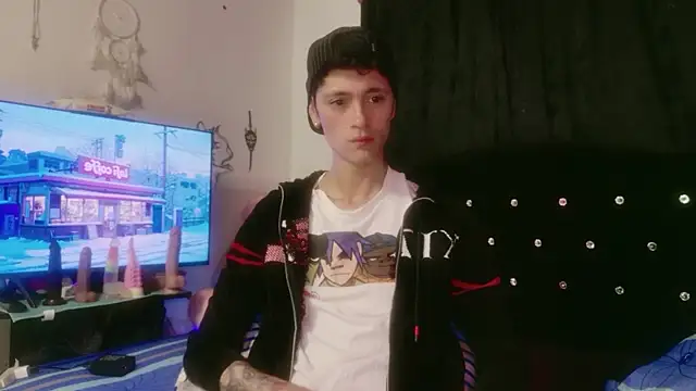 Snapshot of Tyler_cat chatting on 18, 12, 2025 Tyler cat online show from 18, 12, 2025