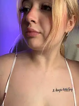 KellyMoors online show from 9, 5, 2026