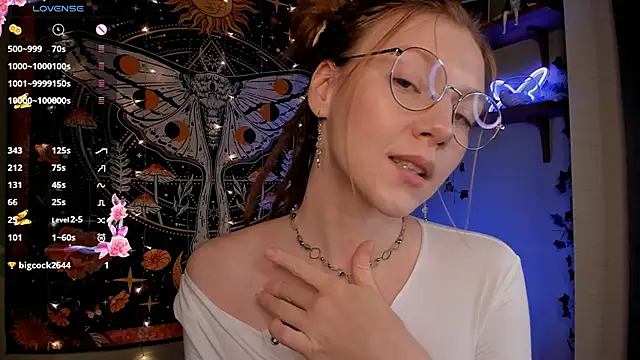 Snapshot of lyra_thenymph chatting on 17, 10, 2025 lyra thenymph online show from 17, 10, 2025