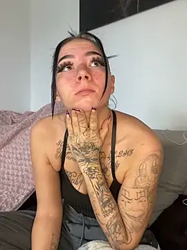 Snapshot of YoungZoexx chatting on 14, 10, 2025 YoungZoexx online show from 14, 10, 2025