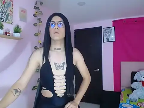 verodivinequeen  online show from 9, 10, 2025