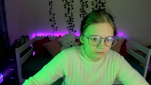 shy elina01 online show from 25, 10, 2025