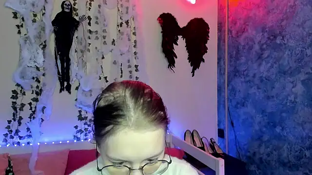 shy elina01 online show from 30, 10, 2025