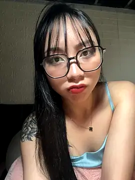 Snapshot of Linh5790 chatting on 8, 10, 2025 Linh5790 online show from 8, 10, 2025