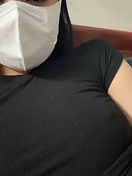 Snapshot of Linh5790 chatting on 19, 12, 2025 Linh5790 online show from 19, 12, 2025