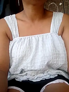 Snapshot of maybaby- chatting on 10, 10, 2025 maybaby- online show from 10, 10, 2025