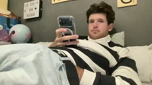 Snapshot of VersaGoo chatting on 5, 12, 2025 VersaGoo online show from 5, 12, 2025