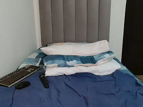 Snapshot of Sex_bomb30 chatting on 24, 10, 2025 Sex bomb30 online show from 24, 10, 2025