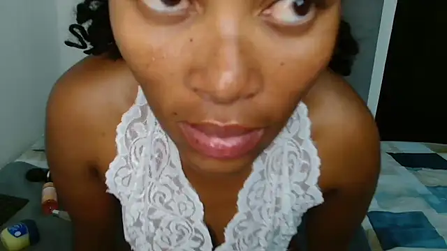 Snapshot of Sex_bomb30 chatting on 14, 11, 2025 Sex bomb30 online show from 14, 11, 2025