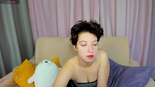 Sara Frayer online show from 12, 11, 2025