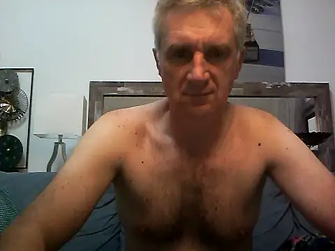 Snapshot of Vintermelon2 chatting on 9, 10, 2025 Vintermelon2 online show from 9, 10, 2025