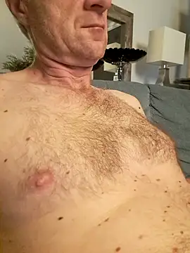 Snapshot of Vintermelon2 chatting on 22, 10, 2025 Vintermelon2 online show from 22, 10, 2025