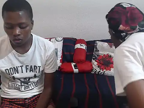 Snapshot of sexyboobae2 chatting on 4, 12, 2025 sexyboobae2 online show from 4, 12, 2025