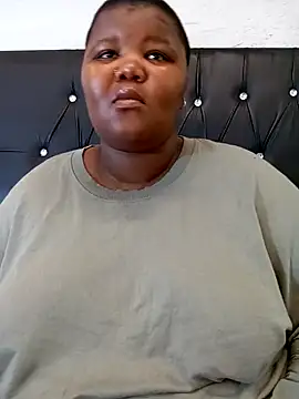 Snapshot of LadyBear2002 chatting on 3, 2, 2026 LadyBear2002 online show from 3, 2, 2026