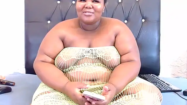 LadyBear2002 online show from 8, 4, 2026