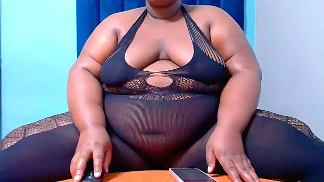 Snapshot of LadyBear2002 chatting on 9, 7, 2026 LadyBear2002 online show from 9, 7, 2026