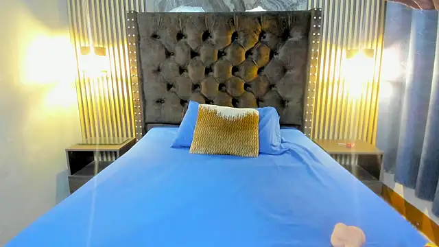 Nikki Vesper online show from 12, 4, 2026