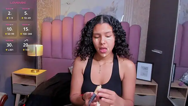 AriaVega online show from 4, 12, 2025