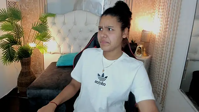 AriaVega online show from 10, 4, 2026