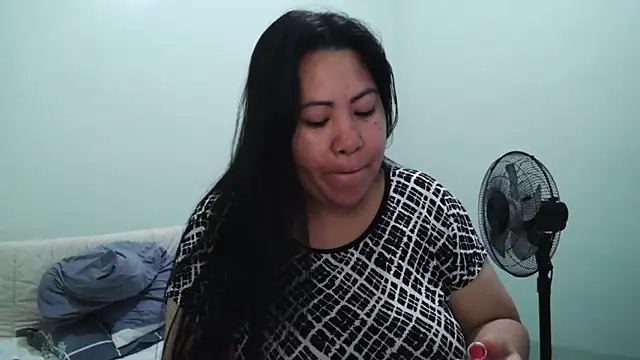 TeaseNPlease 13 online show from 18, 12, 2025