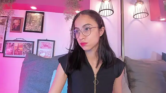 Snapshot of Alana_Martinez_ chatting on 29, 10, 2025 Alana Martinez online show from 29, 10, 2025