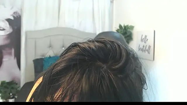 Snapshot of annyrusso chatting on 3, 12, 2025 annyrusso online show from 3, 12, 2025