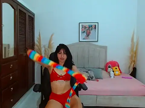 Snapshot of annyrusso chatting on 5, 12, 2025 annyrusso online show from 5, 12, 2025