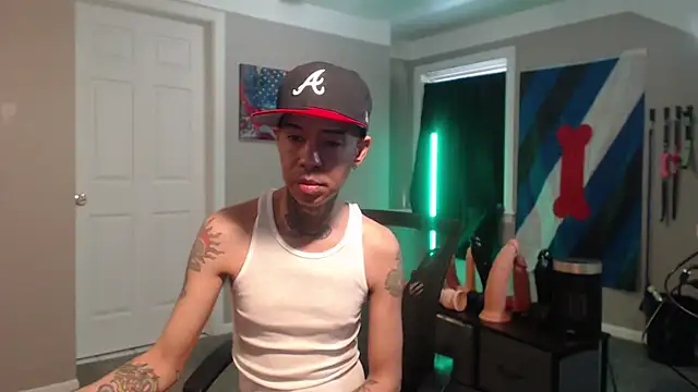 Snapshot of Michigan9000 chatting on 13, 4, 2026 Michigan9000 online show from 13, 4, 2026