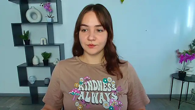 Snapshot of OliviaMontgommery chatting on 10, 11, 2025 OliviaMontgommery online show from 10, 11, 2025