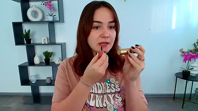 Snapshot of OliviaMontgommery chatting on 14, 11, 2025 OliviaMontgommery online show from 14, 11, 2025