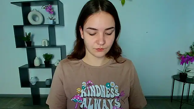 Snapshot of OliviaMontgommery chatting on 19, 11, 2025 OliviaMontgommery online show from 19, 11, 2025