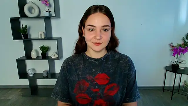 Snapshot of OliviaMontgommery chatting on 22, 11, 2025 OliviaMontgommery online show from 22, 11, 2025