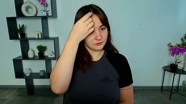 Snapshot of OliviaMontgommery chatting on 1, 12, 2025 OliviaMontgommery online show from 1, 12, 2025