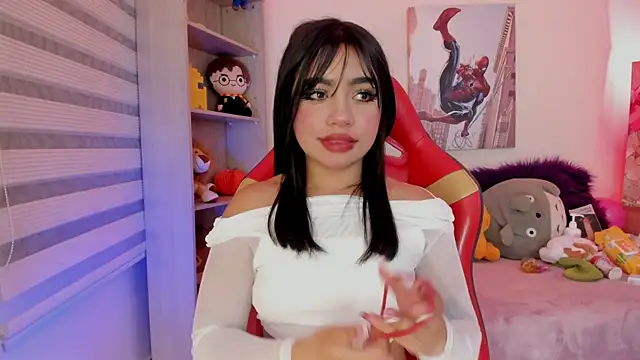 Snapshot of emma_soffia chatting on 18, 12, 2025 emma soffia online show from 18, 12, 2025