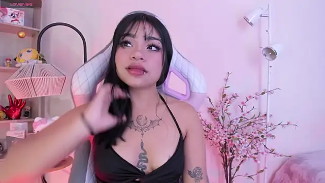 Snapshot of emma_soffia chatting on 26, 2, 2026 emma soffia online show from 26, 2, 2026