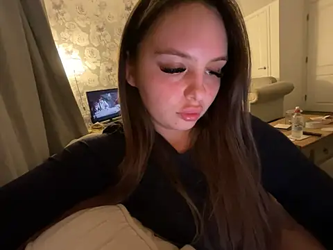 Snapshot of EllaStarrxxx chatting on 28, 10, 2025 EllaStarrxxx online show from 28, 10, 2025