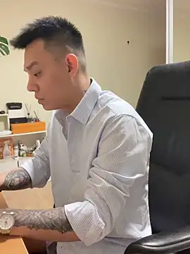 Snapshot of latava chatting on 8, 11, 2025 latava online show from 8, 11, 2025