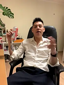 Snapshot of latava chatting on 10, 11, 2025 latava online show from 10, 11, 2025