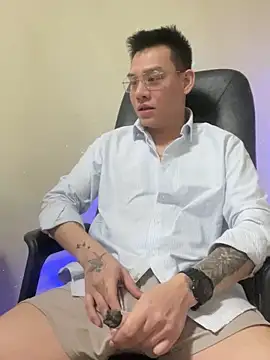 Snapshot of latava chatting on 14, 12, 2025 latava online show from 14, 12, 2025