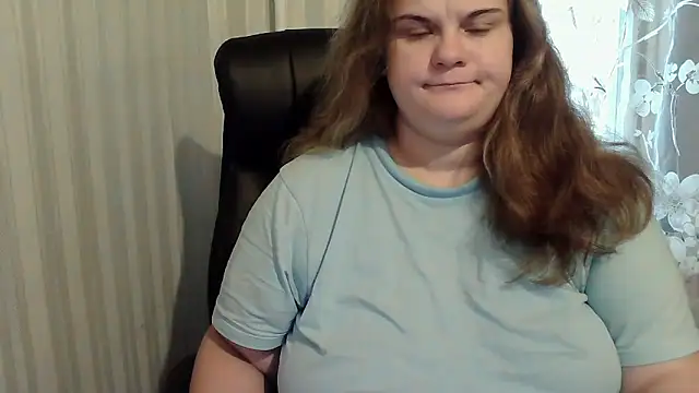 Snapshot of HarmonyKarera chatting on 9, 10, 2025 HarmonyKarera online show from 9, 10, 2025