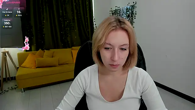 Emma Garcias online show from 17, 10, 2025