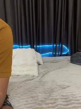 vickyandtania online show from 8, 2, 2026