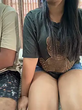 vickyandtania online show from 6, 4, 2026