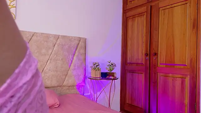 AmyVega  online show from 8, 10, 2025